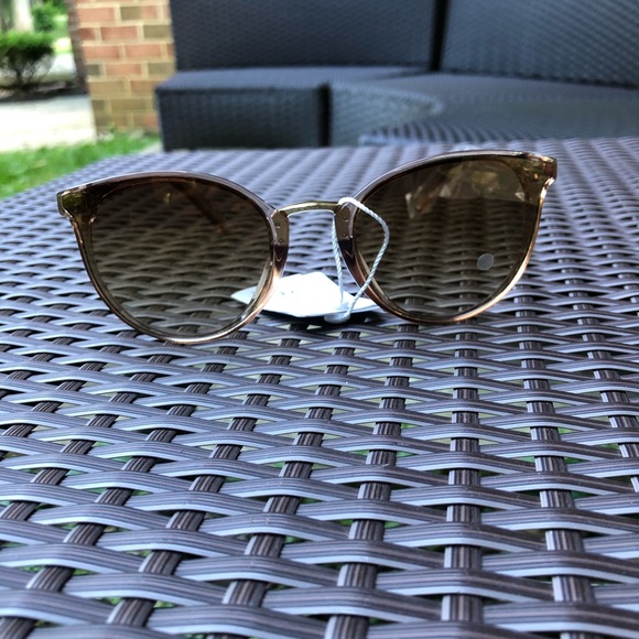 New Pink Cat Eye Sunglasses UVA UVB Protection Sunnies - Picture 3 of 4